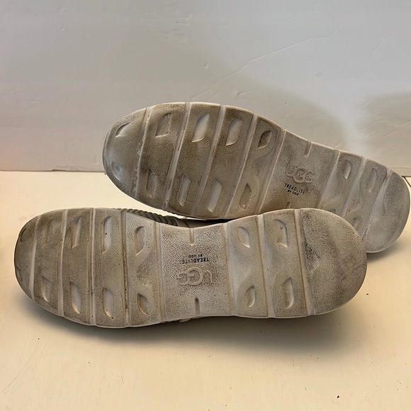 UGG WIllows Knit Women’s sneakers size 10